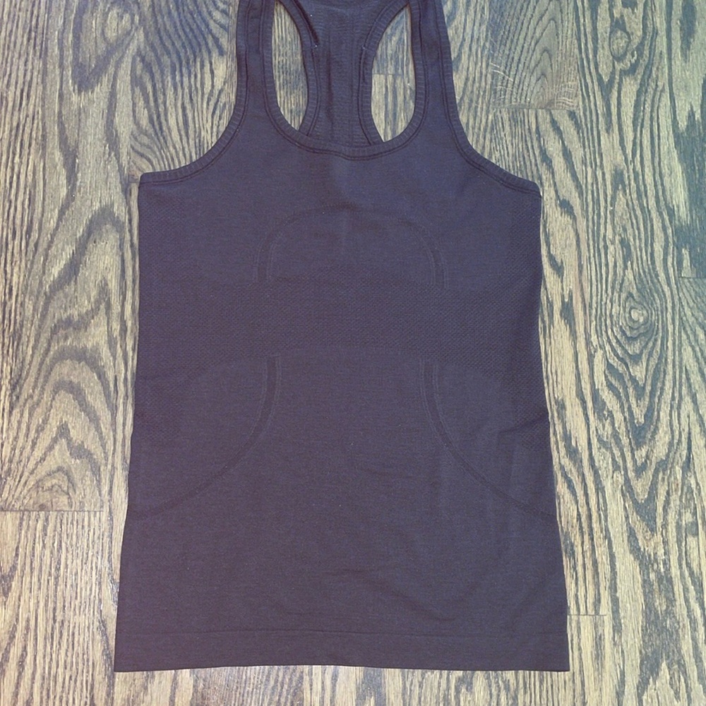 Lululemon swiftly tech black tank Sz 4